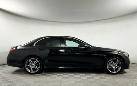 Mercedes-Benz E-Класс, 2019 год, 3 699 000 рублей, 4 фотография