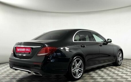 Mercedes-Benz E-Класс, 2019 год, 3 699 000 рублей, 33 фотография