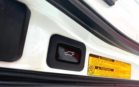 Toyota Land Cruiser 200, 2013 год, 3 950 000 рублей, 24 фотография