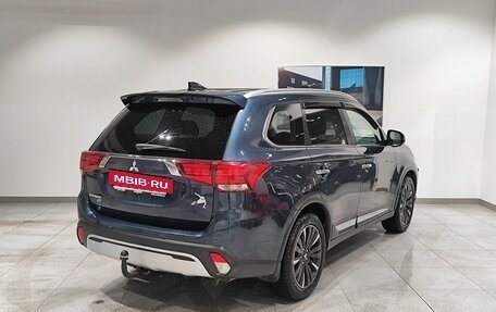 Mitsubishi Outlander III рестайлинг 3, 2020 год, 3 449 000 рублей, 5 фотография