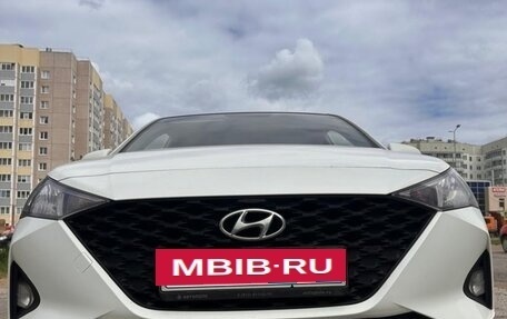 Hyundai Solaris II рестайлинг, 2020 год, 1 070 000 рублей, 8 фотография