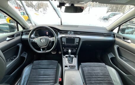 Volkswagen Passat B8 рестайлинг, 2017 год, 2 000 000 рублей, 16 фотография