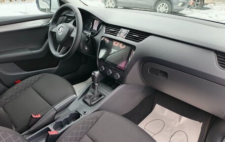 Skoda Octavia, 2017 год, 1 389 000 рублей, 5 фотография