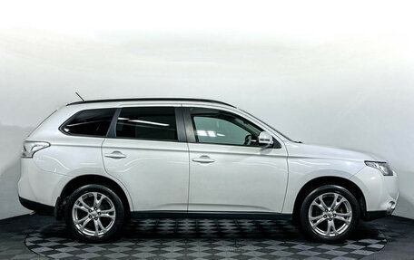 Mitsubishi Outlander III рестайлинг 3, 2014 год, 1 547 000 рублей, 4 фотография