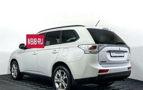 Mitsubishi Outlander III рестайлинг 3, 2014 год, 1 547 000 рублей, 7 фотография