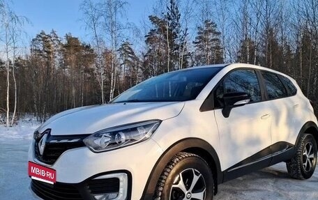 Renault Kaptur I рестайлинг, 2019 год, 1 800 000 рублей, 1 фотография