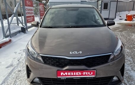 KIA Rio IV, 2021 год, 1 550 000 рублей, 1 фотография