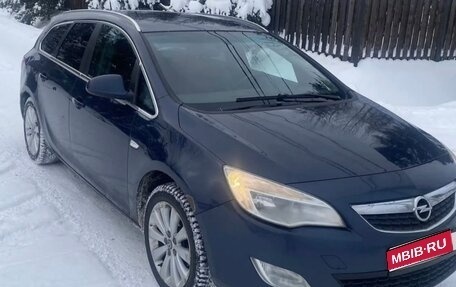Opel Astra J, 2011 год, 550 000 рублей, 1 фотография