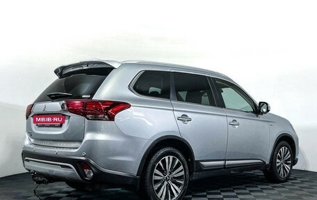 Mitsubishi Outlander III рестайлинг 3, 2020 год, 3 197 000 рублей, 5 фотография