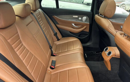 Mercedes-Benz E-Класс, 2017 год, 3 900 000 рублей, 4 фотография