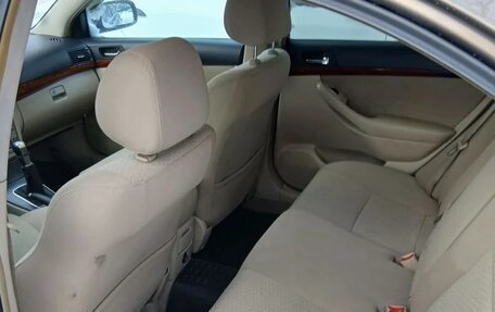 Toyota Avensis III рестайлинг, 2005 год, 675 000 рублей, 8 фотография