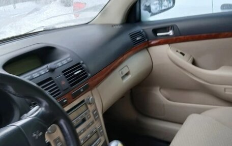 Toyota Avensis III рестайлинг, 2005 год, 675 000 рублей, 6 фотография