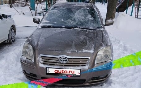 Toyota Avensis III рестайлинг, 2005 год, 675 000 рублей, 3 фотография