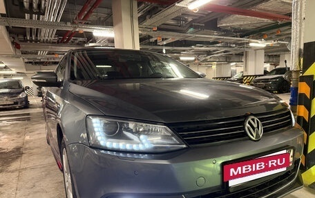 Volkswagen Jetta VI, 2014 год, 990 000 рублей, 2 фотография