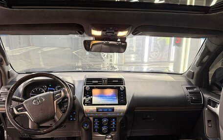 Toyota Land Cruiser Prado 150 рестайлинг 2, 2018 год, 6 050 000 рублей, 25 фотография