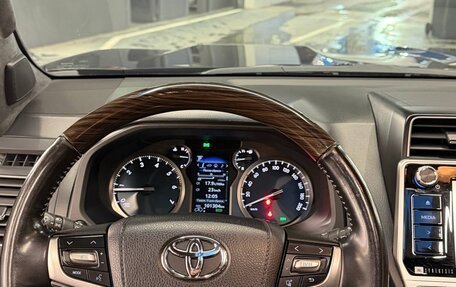 Toyota Land Cruiser Prado 150 рестайлинг 2, 2018 год, 6 050 000 рублей, 24 фотография