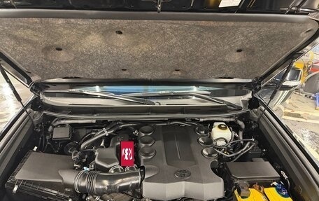 Toyota Land Cruiser Prado 150 рестайлинг 2, 2018 год, 6 050 000 рублей, 20 фотография