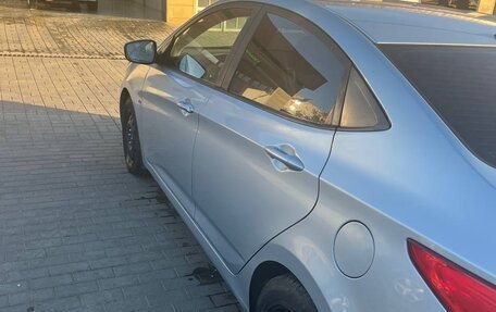 Hyundai Solaris II рестайлинг, 2011 год, 950 000 рублей, 7 фотография