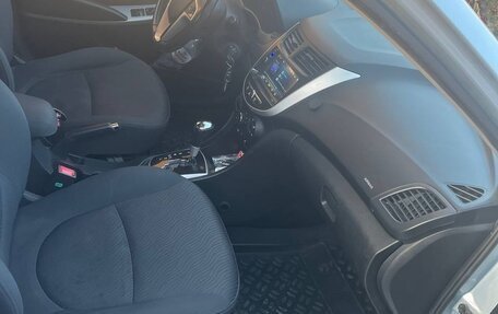 Hyundai Solaris II рестайлинг, 2011 год, 950 000 рублей, 13 фотография