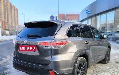 Toyota Highlander III, 2014 год, 3 150 000 рублей, 4 фотография