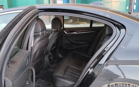 BMW 5 серия, 2018 год, 1 830 000 рублей, 10 фотография