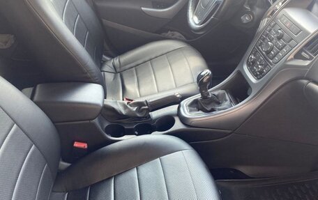 Opel Astra J, 2013 год, 630 000 рублей, 10 фотография