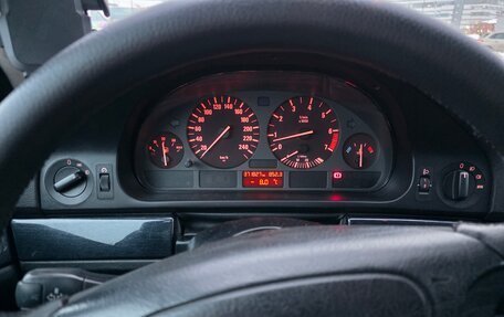 BMW 5 серия, 1998 год, 500 000 рублей, 18 фотография