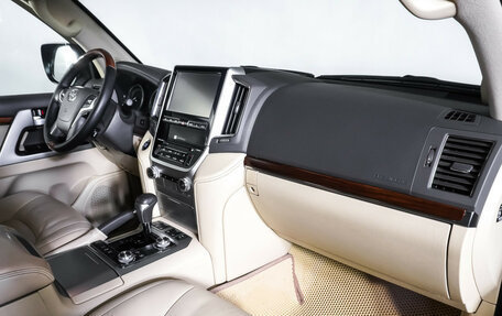 Toyota Land Cruiser 200, 2016 год, 6 290 000 рублей, 11 фотография