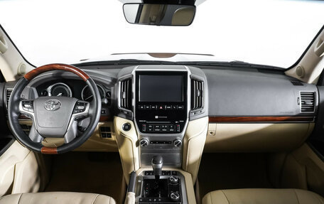 Toyota Land Cruiser 200, 2016 год, 6 290 000 рублей, 13 фотография