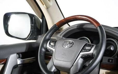 Toyota Land Cruiser 200, 2016 год, 6 290 000 рублей, 17 фотография