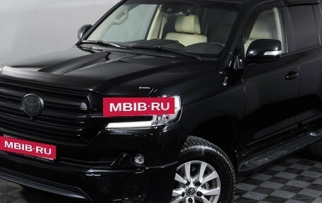 Toyota Land Cruiser 200, 2016 год, 6 290 000 рублей, 29 фотография