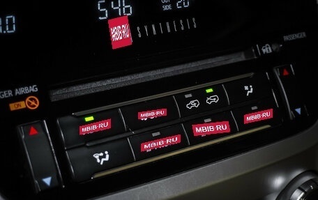 Toyota Land Cruiser 200, 2016 год, 6 290 000 рублей, 18 фотография