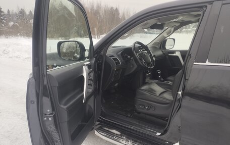 Toyota Land Cruiser Prado 150 рестайлинг 2, 2019 год, 4 250 000 рублей, 9 фотография