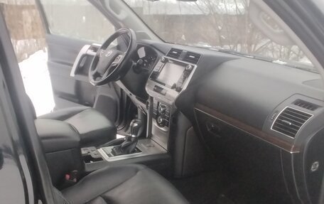 Toyota Land Cruiser Prado 150 рестайлинг 2, 2019 год, 4 250 000 рублей, 14 фотография