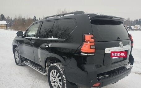 Toyota Land Cruiser Prado 150 рестайлинг 2, 2019 год, 4 250 000 рублей, 5 фотография