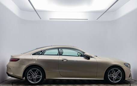 Mercedes-Benz E-Класс, 2018 год, 3 690 000 рублей, 4 фотография