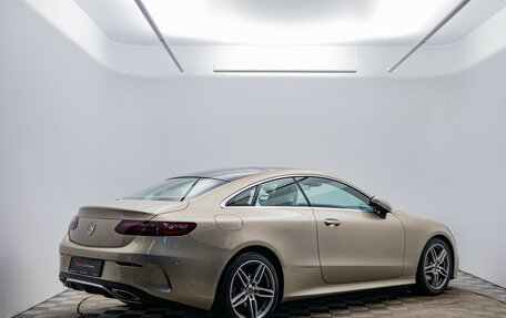 Mercedes-Benz E-Класс, 2018 год, 3 690 000 рублей, 5 фотография