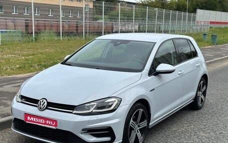 Volkswagen Golf VII, 2018 год, 1 900 000 рублей, 1 фотография