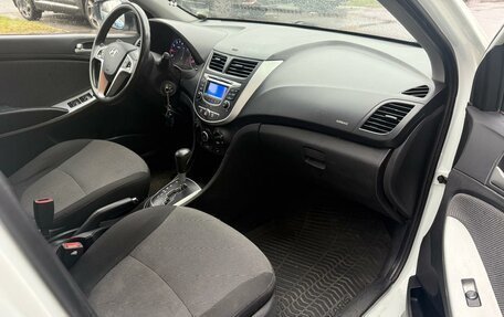 Hyundai Solaris II рестайлинг, 2013 год, 11 фотография