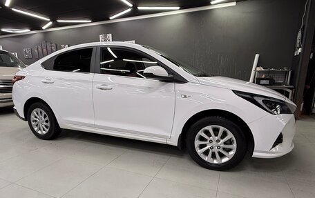 Hyundai Solaris II рестайлинг, 2021 год, 1 700 000 рублей, 5 фотография