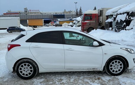 Hyundai i30 II рестайлинг, 2015 год, 950 000 рублей, 3 фотография