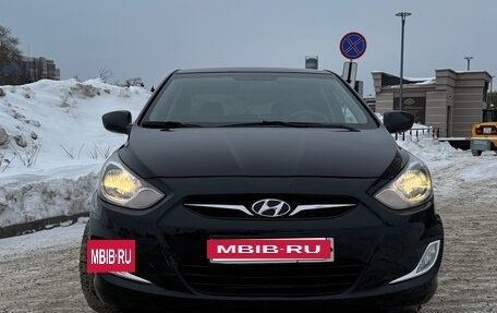 Hyundai Solaris II рестайлинг, 2011 год, 800 000 рублей, 2 фотография