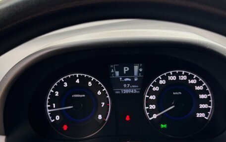 Hyundai Solaris II рестайлинг, 2011 год, 800 000 рублей, 6 фотография