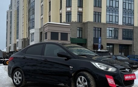 Hyundai Solaris II рестайлинг, 2011 год, 800 000 рублей, 4 фотография