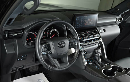 Toyota Land Cruiser, 2022 год, 12 800 000 рублей, 14 фотография