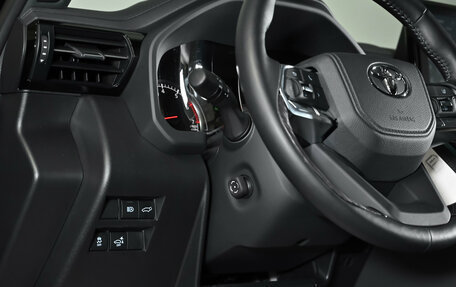 Toyota Land Cruiser, 2022 год, 12 800 000 рублей, 15 фотография