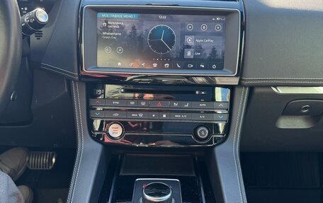 Jaguar F-Pace, 2018 год, 3 200 000 рублей, 11 фотография