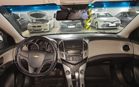 Chevrolet Cruze II, 2014 год, 950 000 рублей, 10 фотография