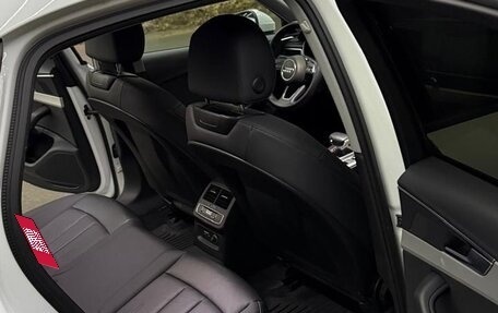 Audi A4, 2021 год, 3 048 000 рублей, 6 фотография