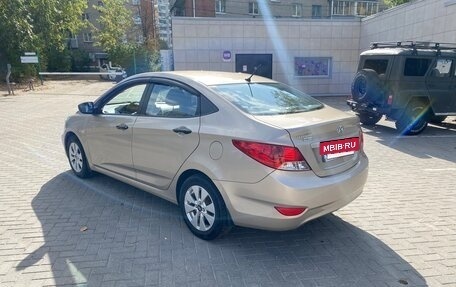 Hyundai Solaris II рестайлинг, 2014 год, 775 000 рублей, 4 фотография